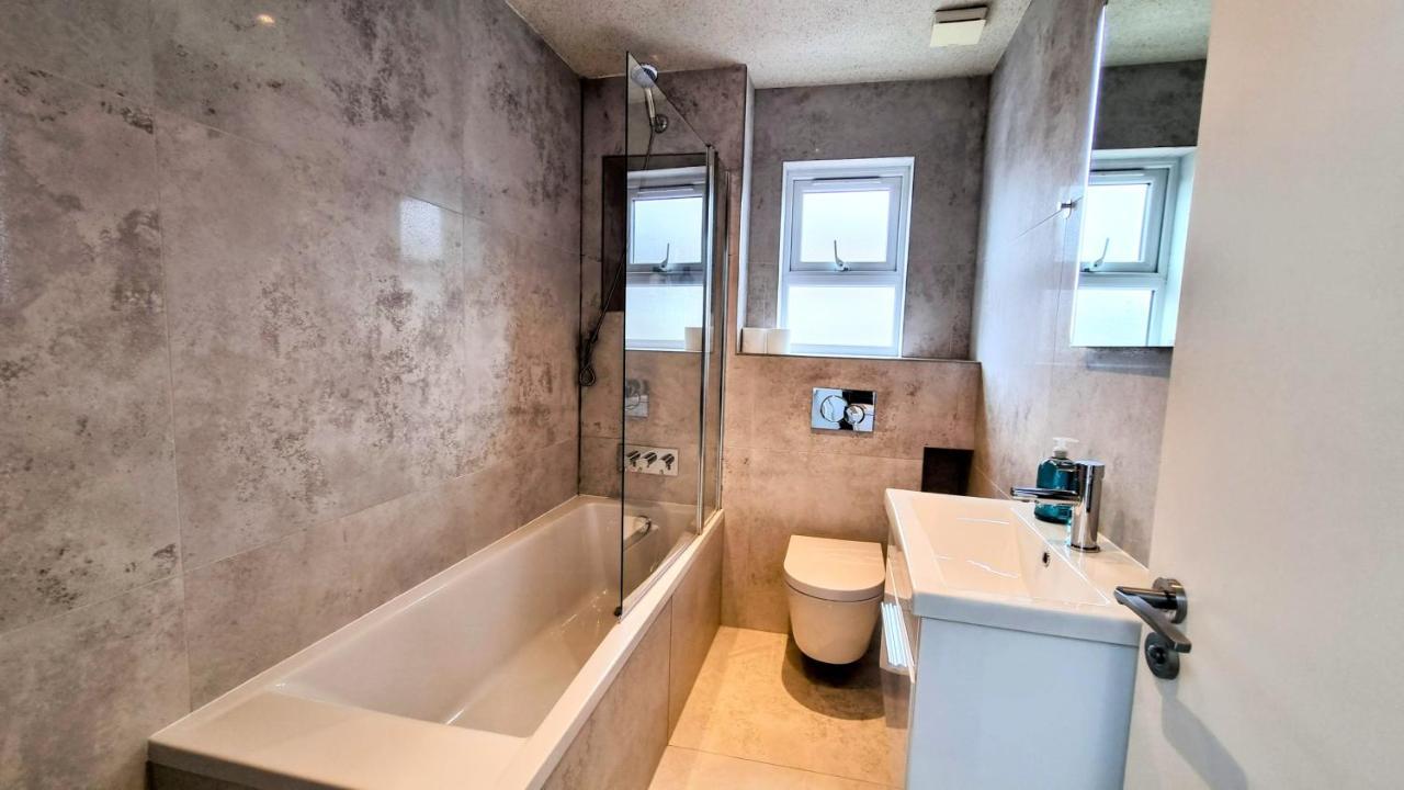 Surbiton Luxury Garden House 19 Villa Bagian luar foto
