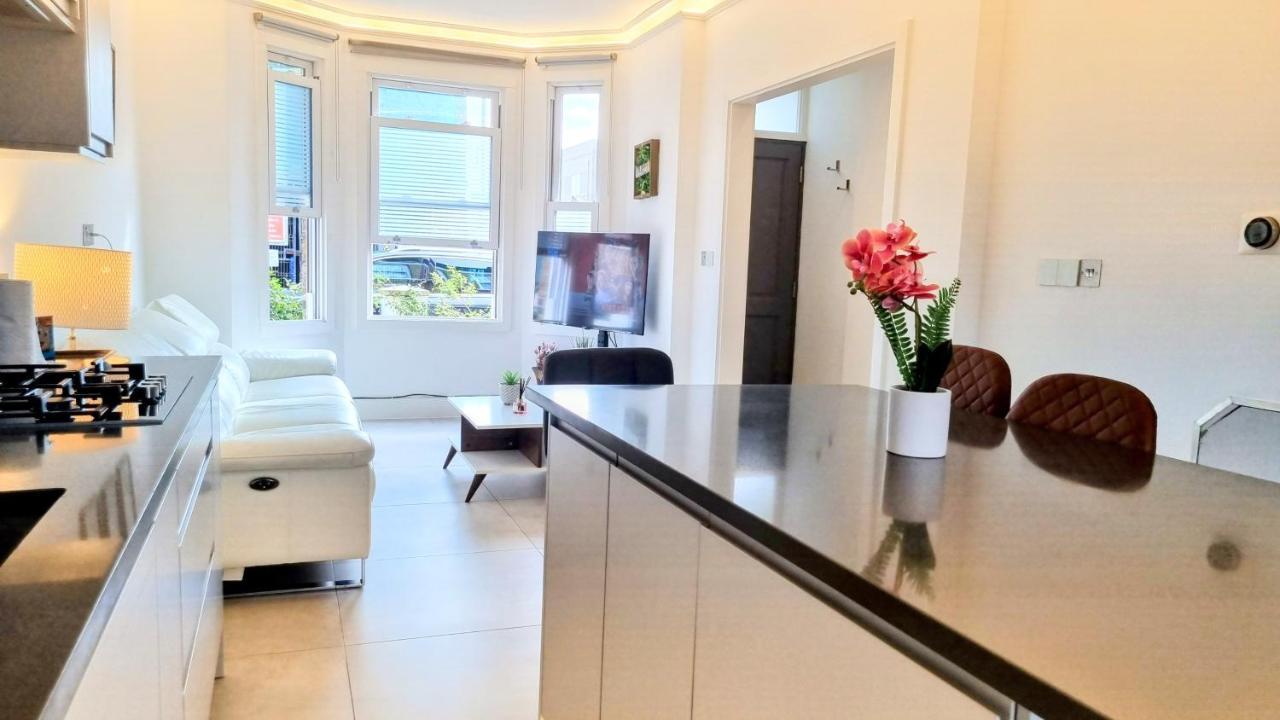 Surbiton Luxury Garden House 19 Villa Bagian luar foto