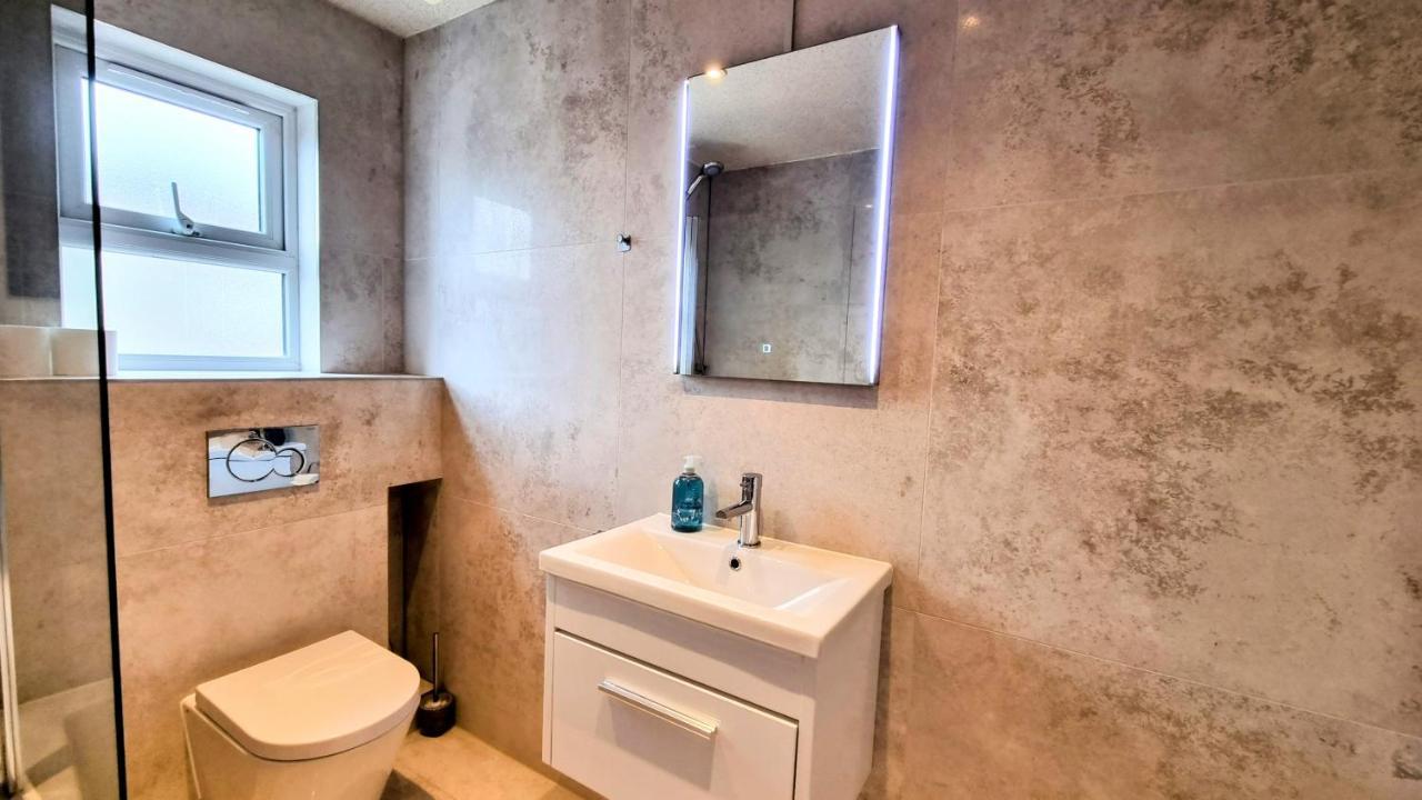 Surbiton Luxury Garden House 19 Villa Bagian luar foto
